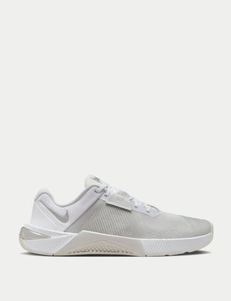 Metcon 10 Shoes - White/Platinum Tint/Wolf Grey/Metallic Silver